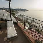 Palace 4* דיאנו מרינה