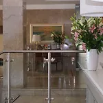 Palace מלון 4*