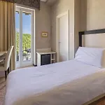 Palace מלון 4*