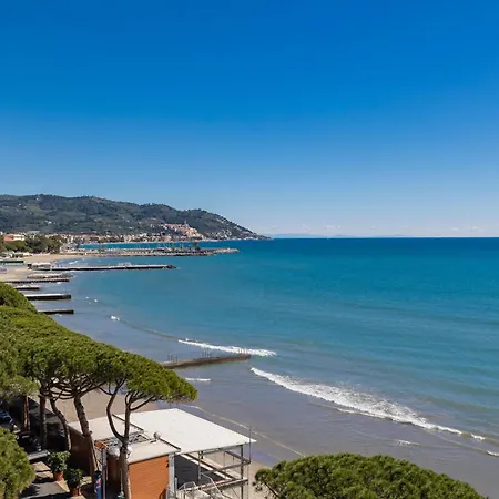 Palace Hotel Diano Marina