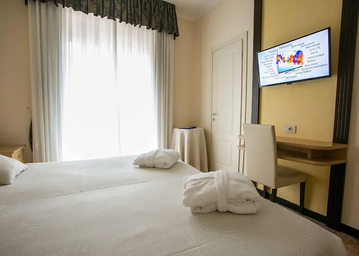 Palace 酒店 迪亚诺马里纳