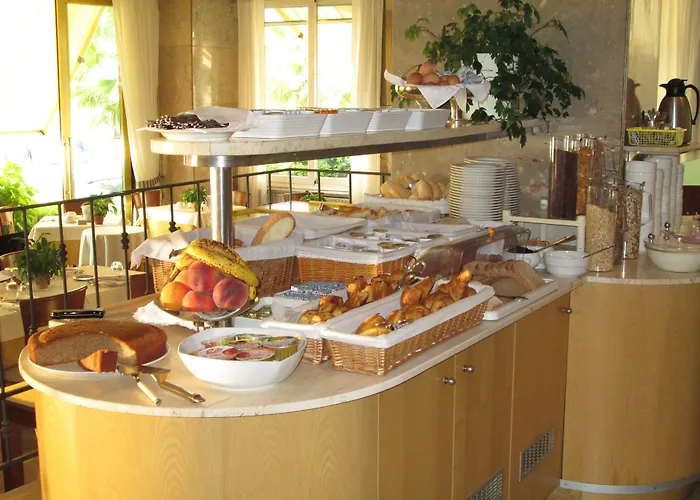 酒店 Palace 迪亚诺马里纳