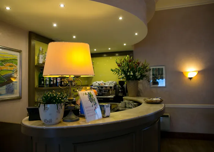 Palace 迪亚诺马里纳