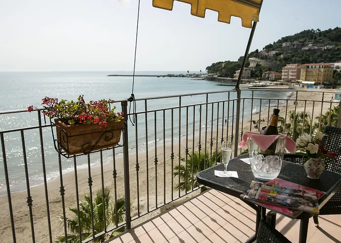 Palace 4* 迪亚诺马里纳