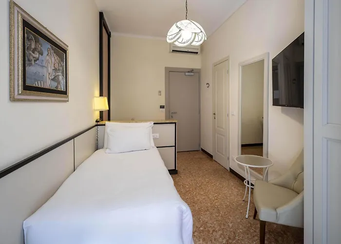 酒店 Palace 迪亚诺马里纳