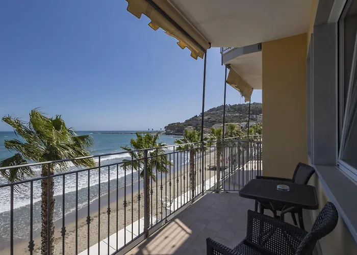 酒店 Palace 迪亚诺马里纳