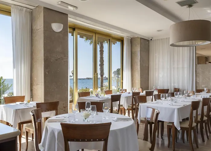 Palace 4* 迪亚诺马里纳