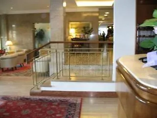 Palace 酒店 迪亚诺马里纳