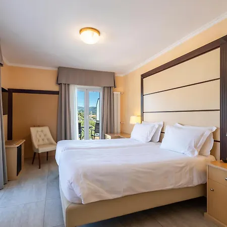 Palace Готель 4*
