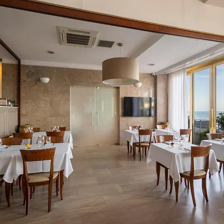 Готель Palace 4*