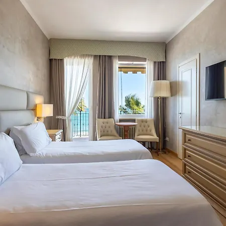 Palace Готель 4*