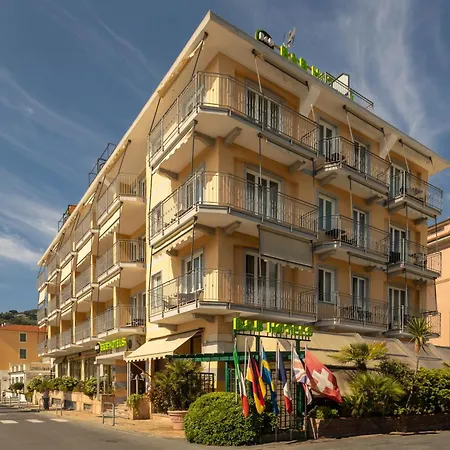 Palace 4* Диано-Марина