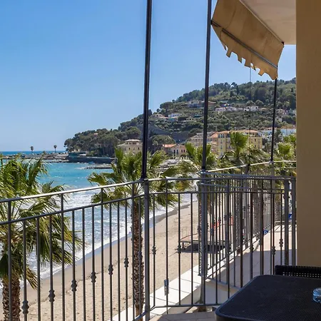 Palace Диано-Марина