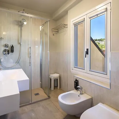 Отель Palace 4*