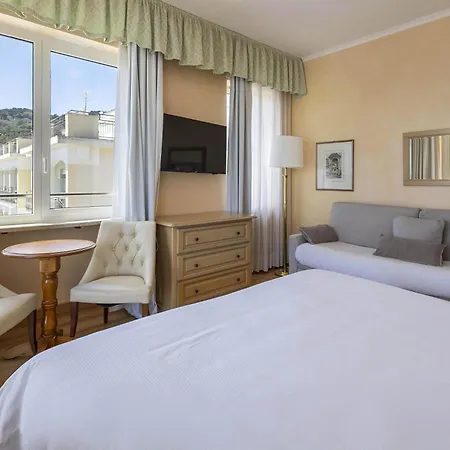 Palace Диано-Марина