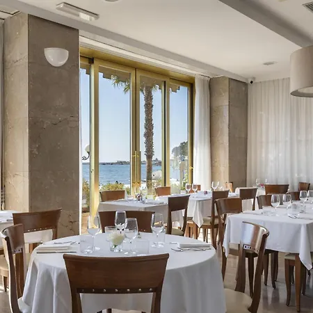 Palace 4* Диано-Марина