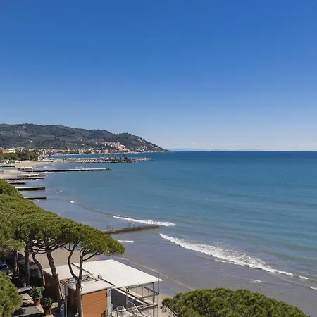 Palace Hotel 4*