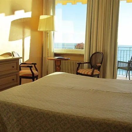 Palace 4*