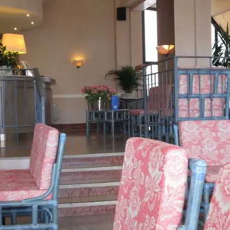 Palace 4*